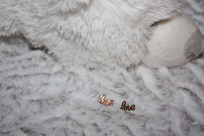 Boucle oreille LOVE doré rosé - photo numéro 3