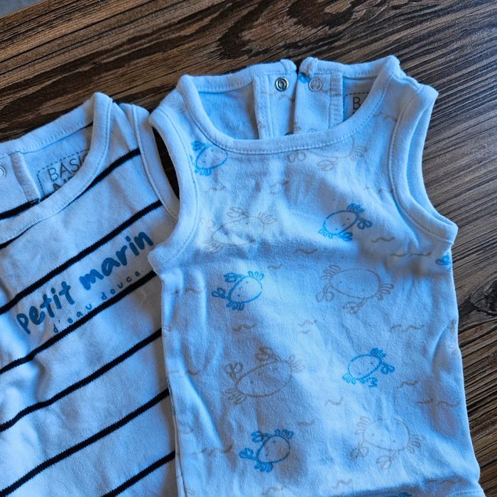 Lot de 3 bodys, taille 6 mois - photo numéro 3