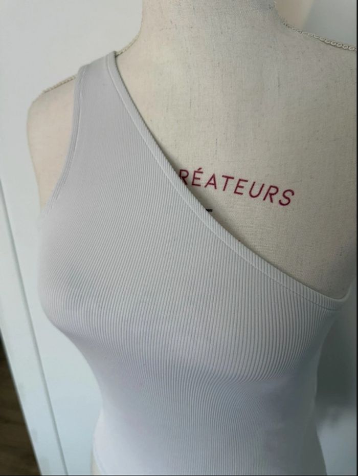 Top asymétrique blanc Stradivarius M - photo numéro 3