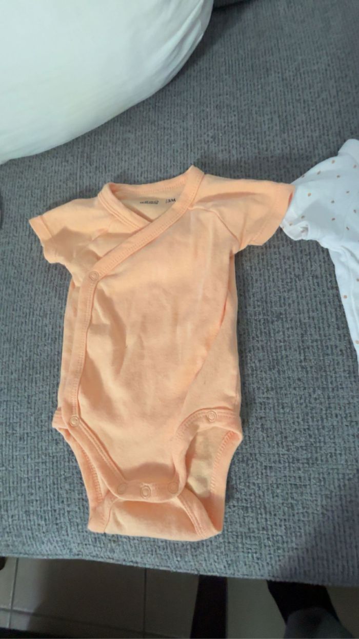 Body bébé, trois mois - photo numéro 5