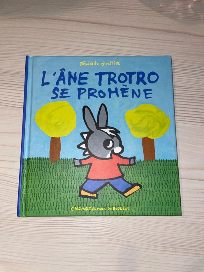 L’âne Trotro se promène neuf