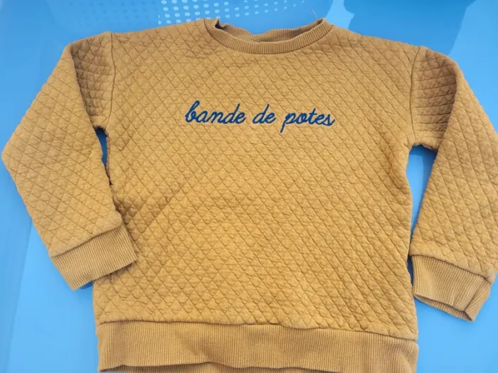 Pull chaud tape à l'œil 5 ans