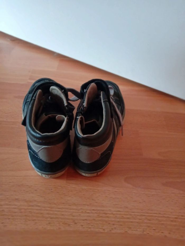 Jolies bottines grises Geox. Pointure 34 - photo numéro 2