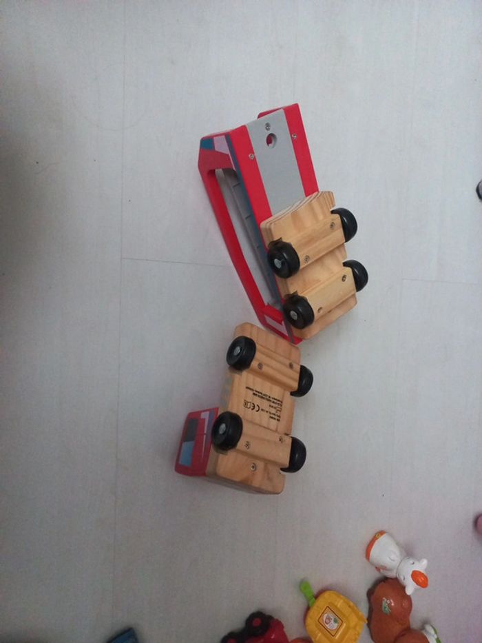 Camion avec remorque en bois - photo numéro 5