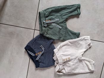 Lot 3 pantalons 1 mois