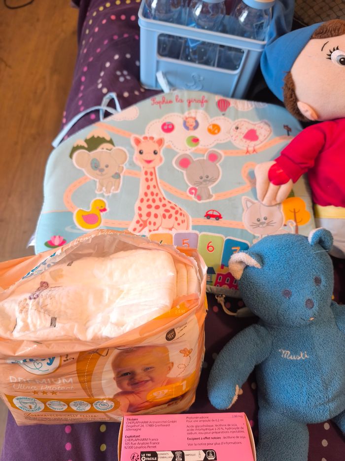 Lot biberons et jouets d'éveil - photo numéro 3