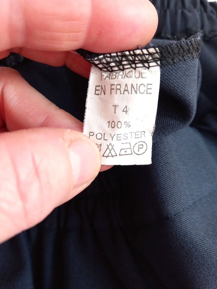 Pantacourt Neuf polyester T44 bleu marine - photo numéro 5