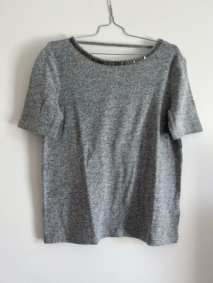 Jolie t’shirt dos nu