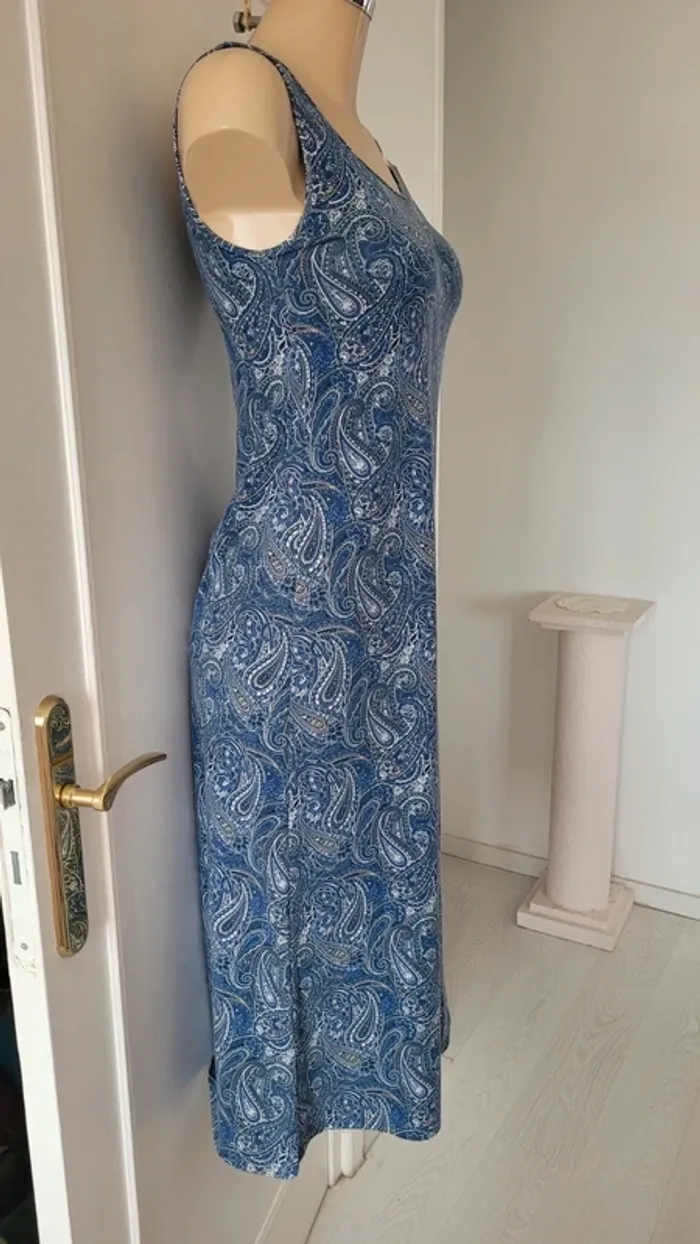 Robe longue avec brassière intégrée - photo numéro 3