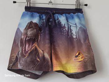 Short jurassic world 3-4ans