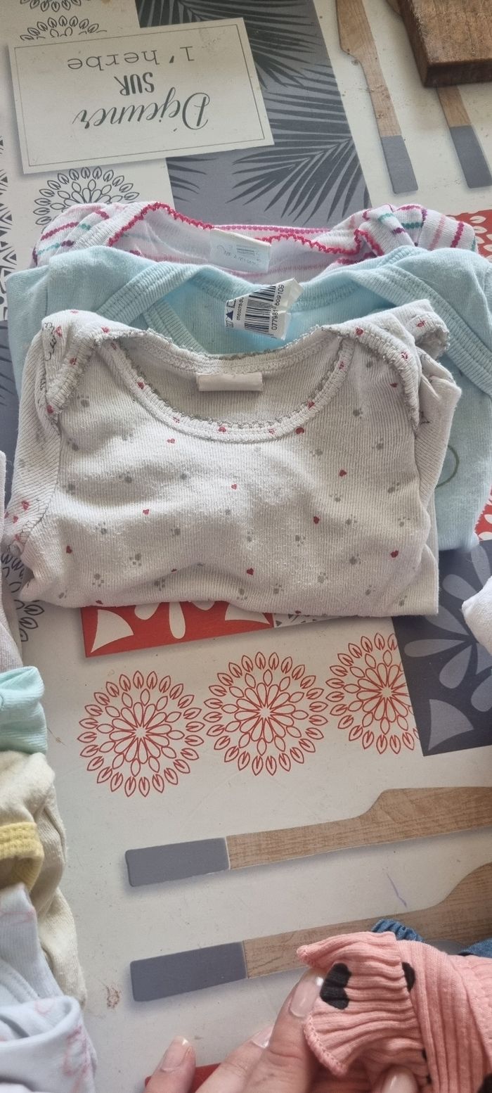 Lot de bodys 3 mois - photo numéro 2