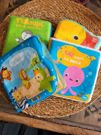 Lot 4 livres pour le bain des BB