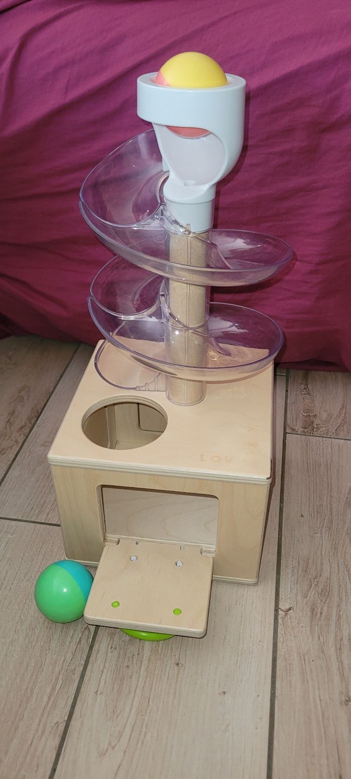 Toboggan à balles love very en bois