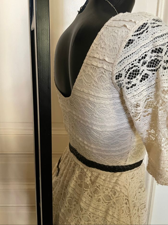 Robe en dentelle vintage blan ivory