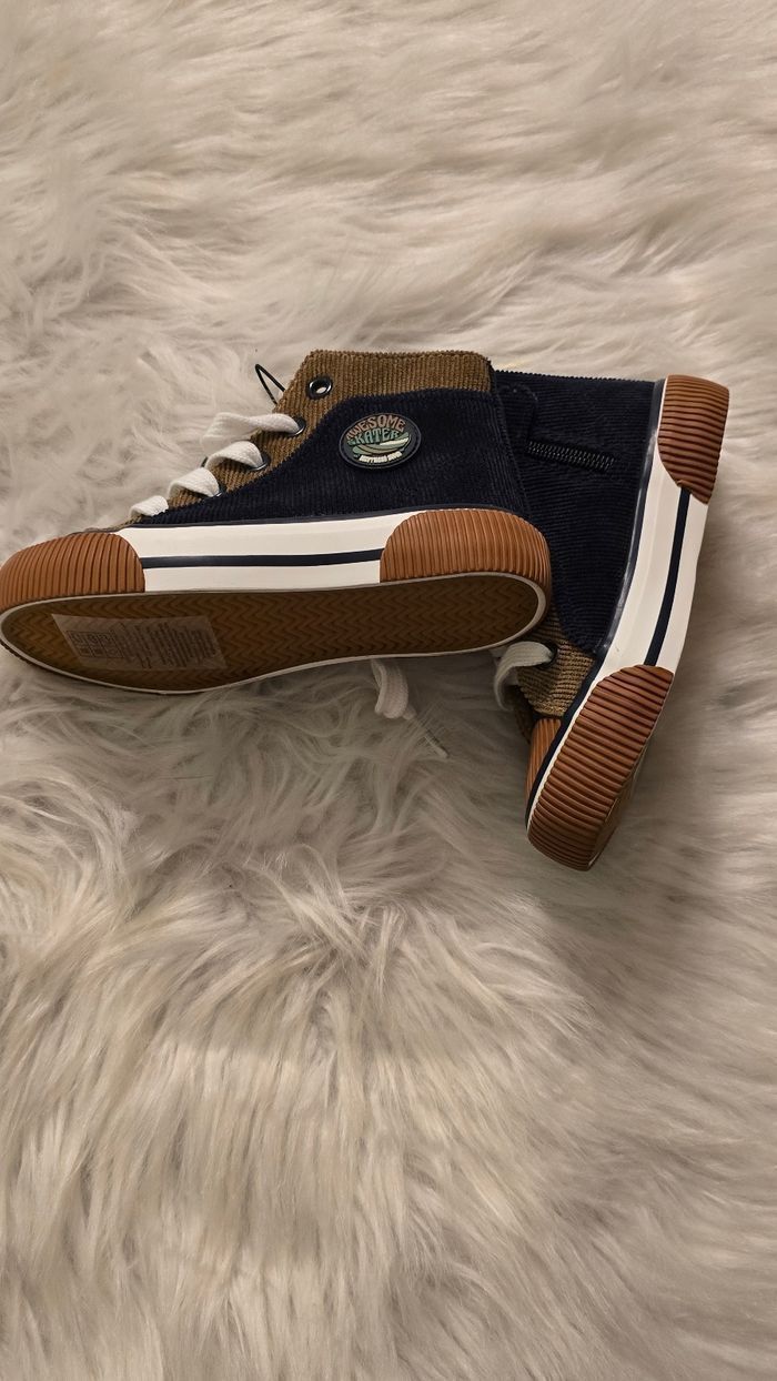 Neuf (non porté) 🏷🥰😍baskets velours pointure 26 garçon 💙 - photo numéro 6