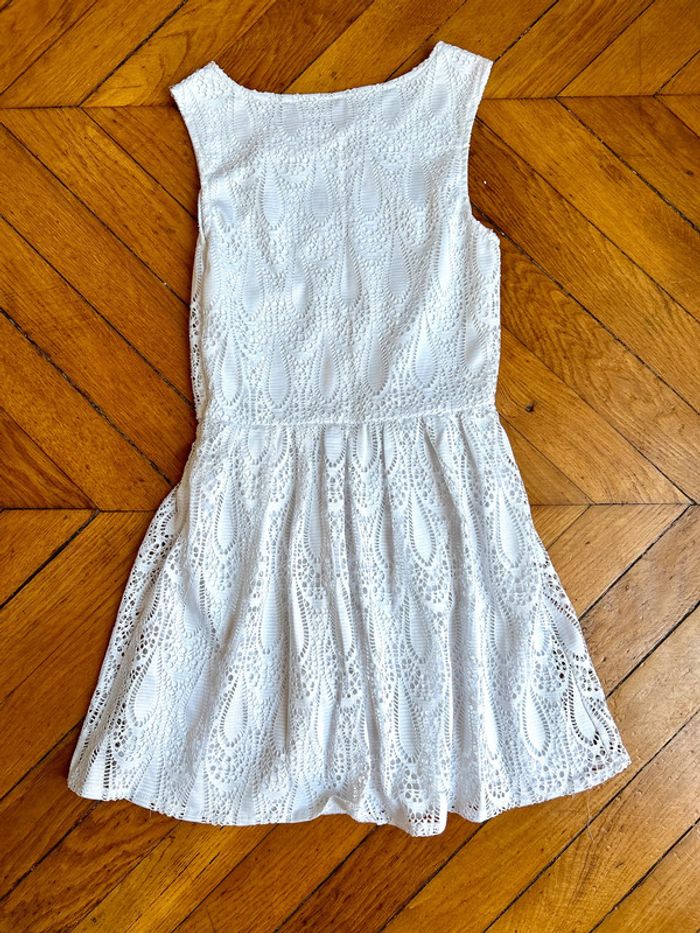 Neuve! Sublime robe blanche éclatant taille 10 ans - photo numéro 4