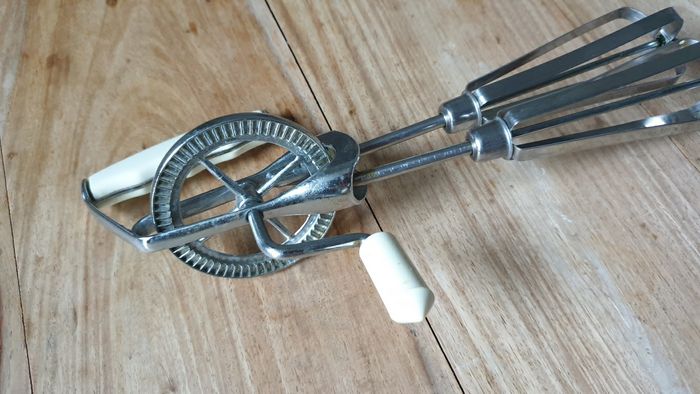 Accessoire de cuisine ustensile vintage batteur manuel ancien - photo numéro 2