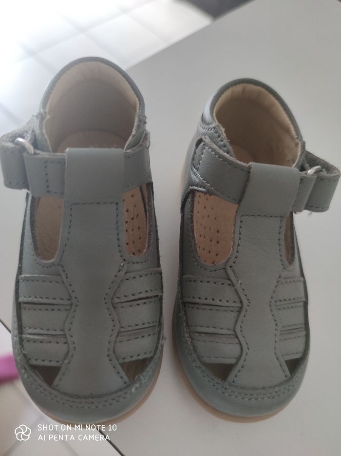 Chaussures cuir taille 20 tape à l'oeil NEUVE - photo numéro 2