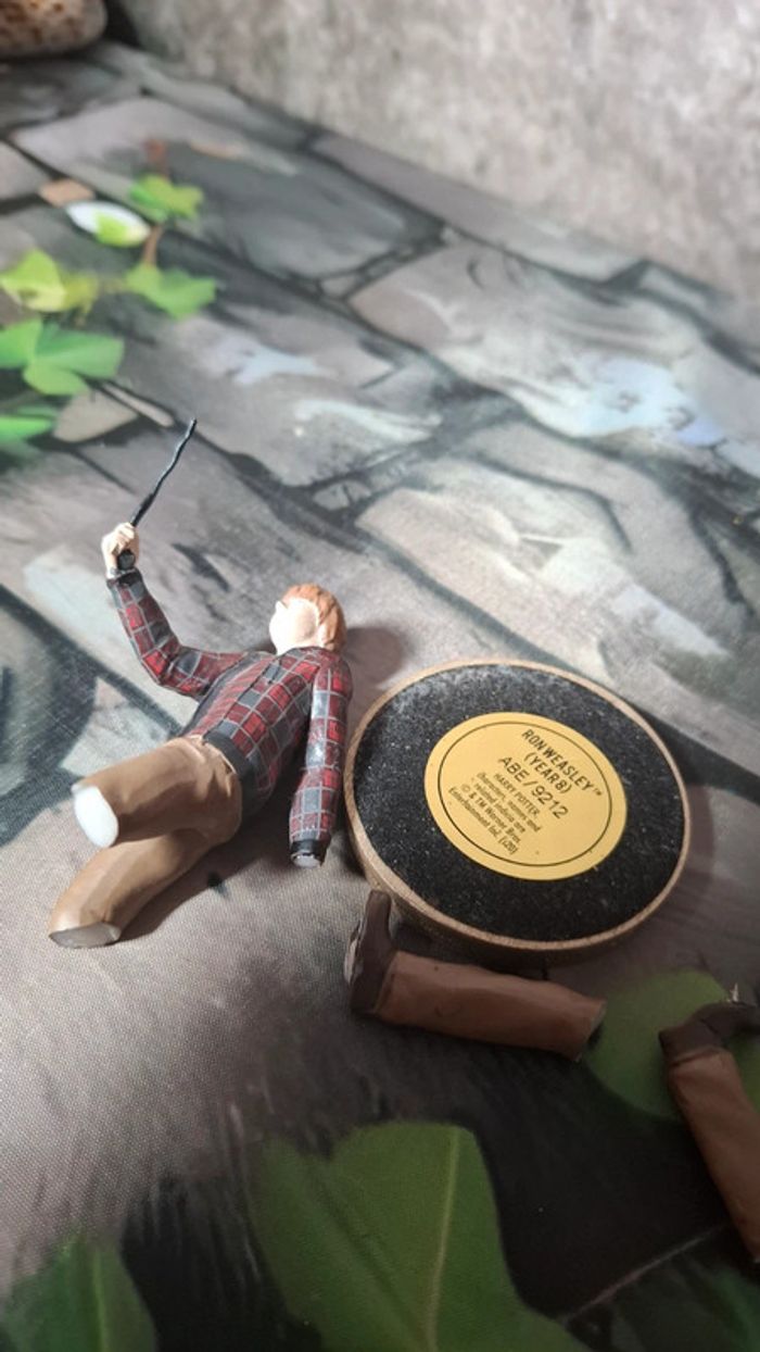 Lot 4 figurines Weasley Harry Potter - photo numéro 15