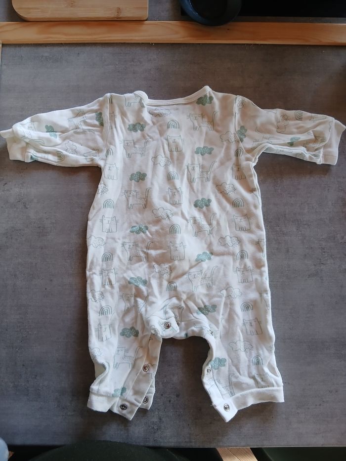 Lot pyjamas 6mois neuf - photo numéro 2