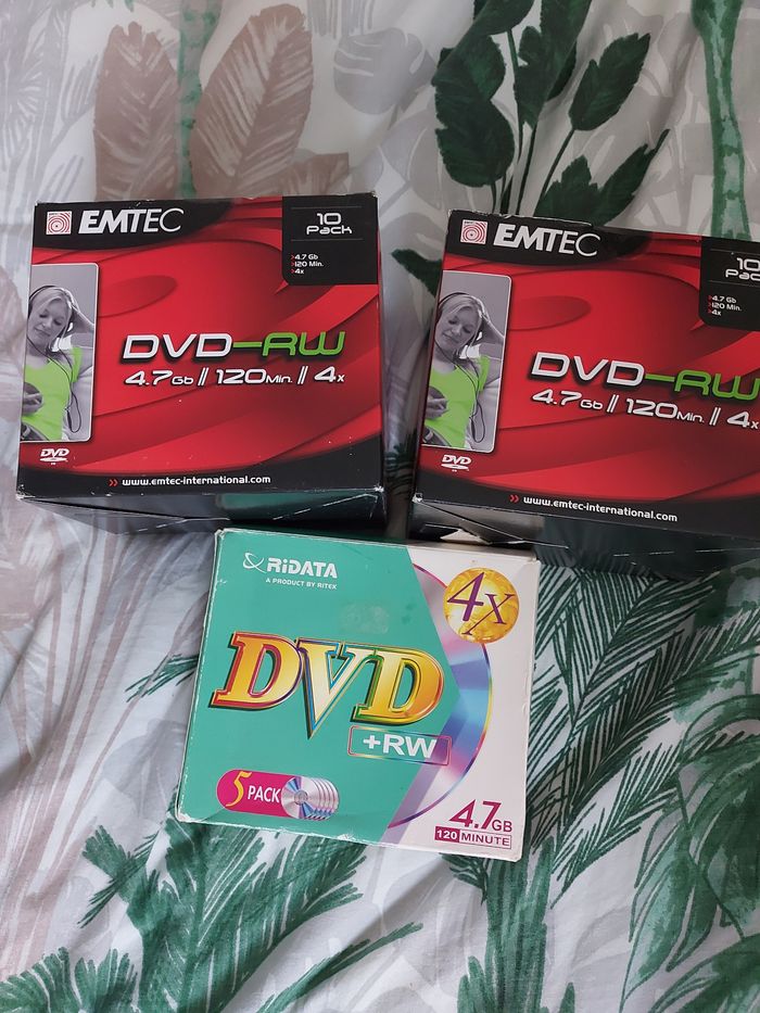 Lot 25 dvd + 25 cd vierge neuf