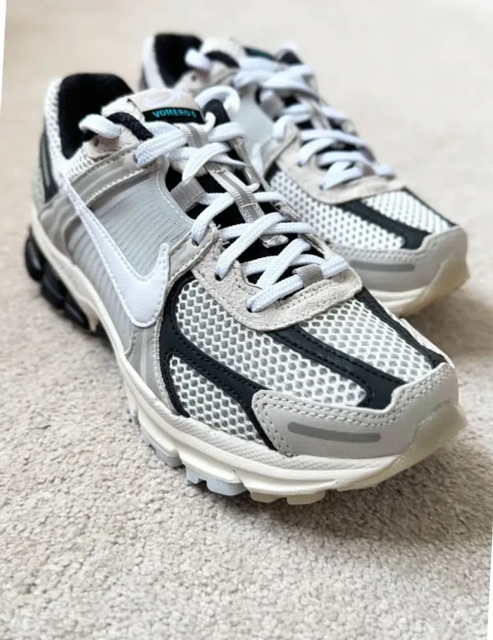 Nike Zoom Vomero 5 PRM - Supersonic
