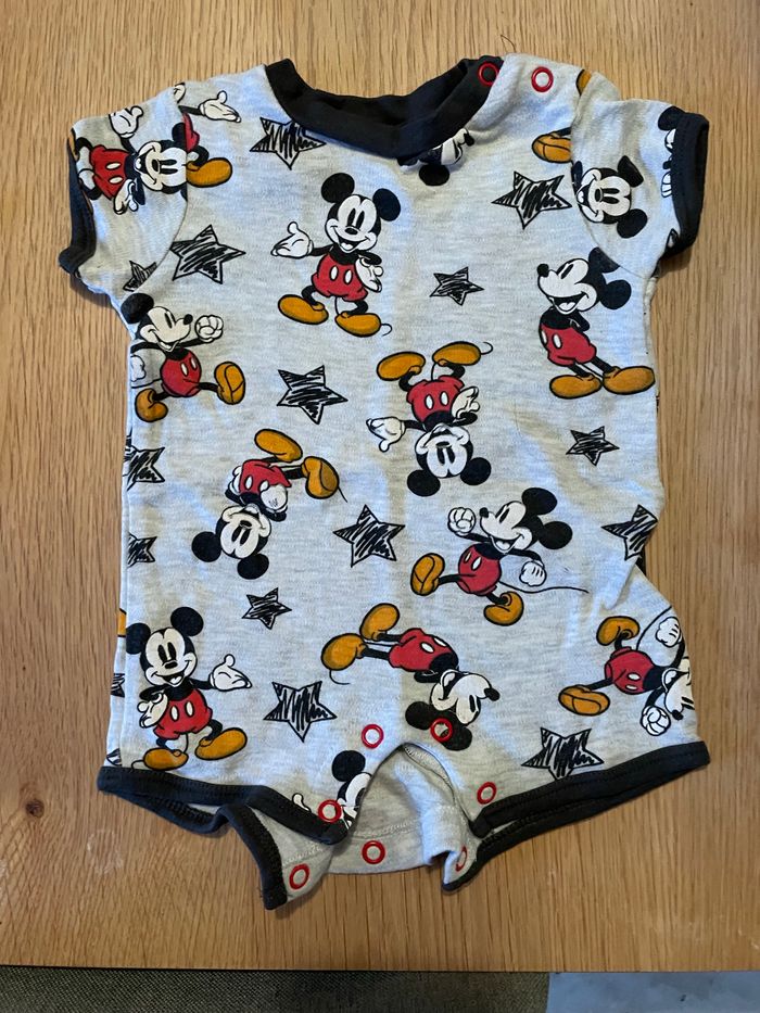 Ensemble Mickey taille 0/3 mois de chez primark - photo numéro 2