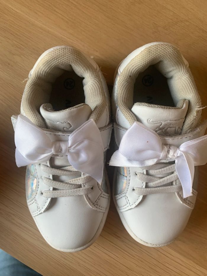 Tennis blanche airness taille 24 - photo numéro 4