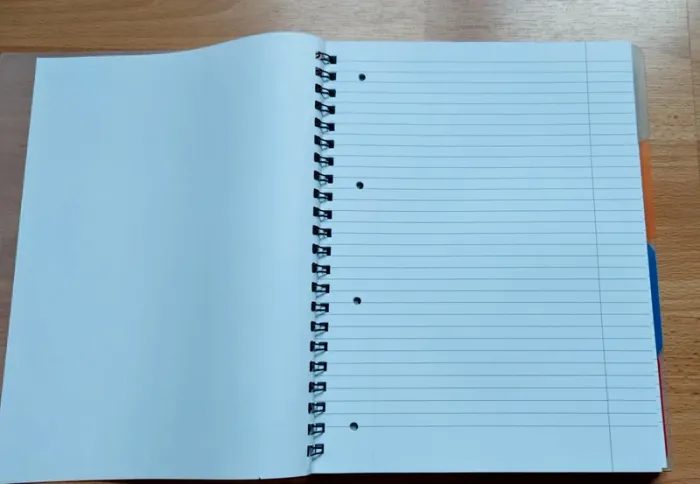 Cahier à spirales ligné et intercalaires - photo numéro 2