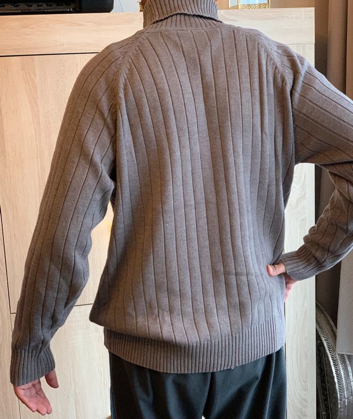 col roulé Gino santi casual XL 😺 - photo numéro 2