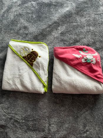 Deux capes de bain   Enfants