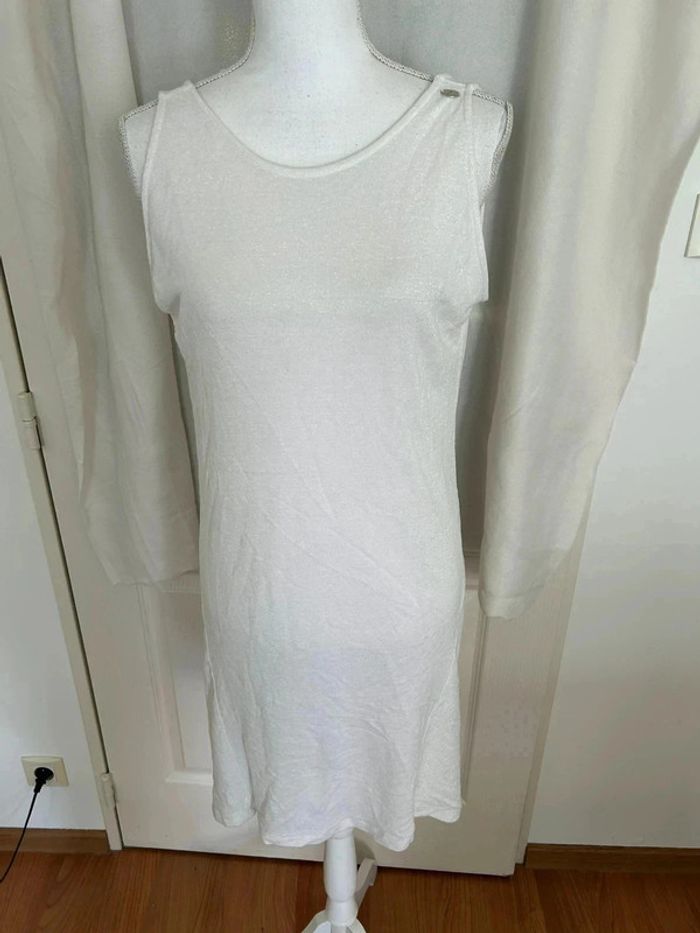 Robe blanche à Pailette
