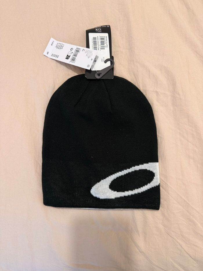 Bonnet Oakley réversible à éclipse noir