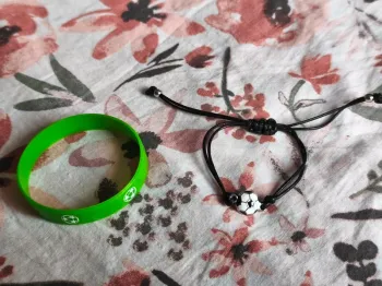 Lot bracelets football