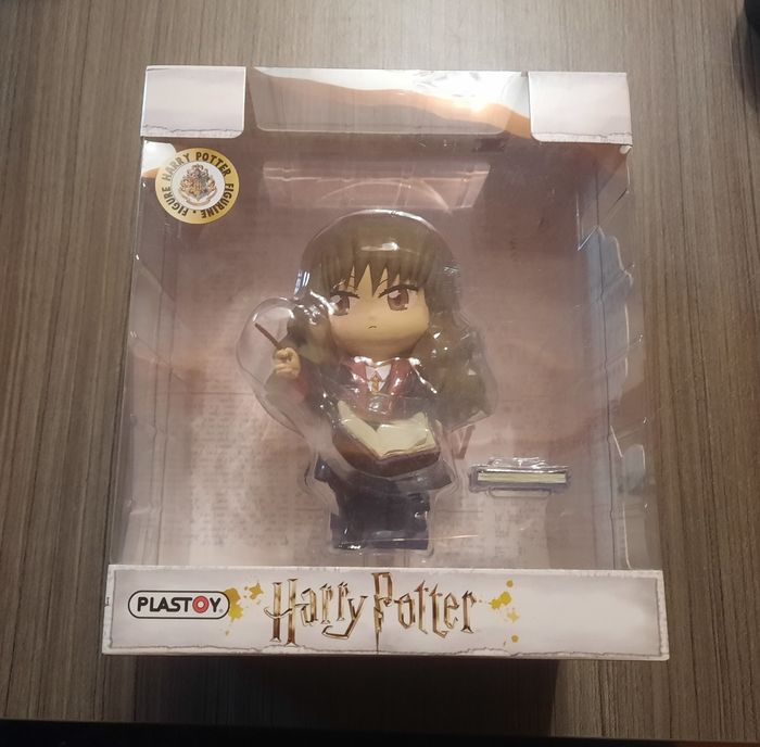 Pop figurines