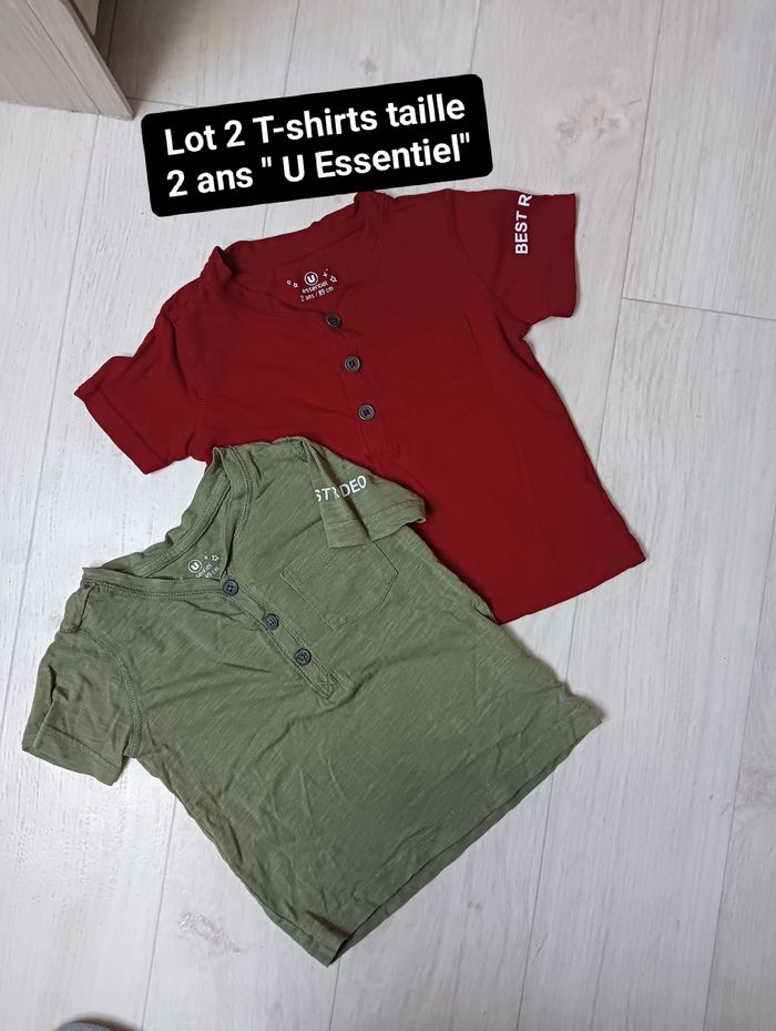 Lot 2 t-shirts 2 ans " U Essentiel"
