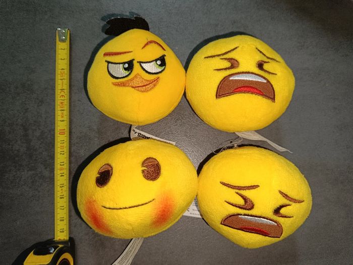 Lot de 4 petites peluches smiley
