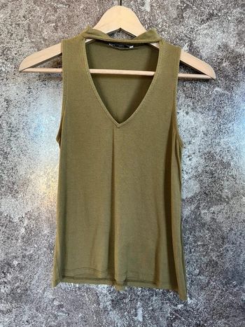 Débardeur kaki femme Pull and Bear taille XS Women tank top Canotta nera donna Schwarzes Damen