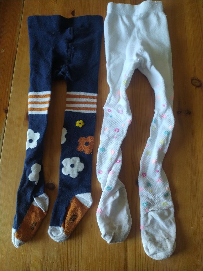 Lot chaussettes, collants, pantoufles, gants 23-26 - photo numéro 5