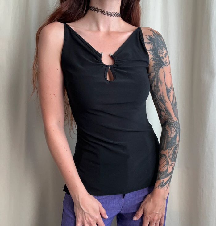 Top vintage col V bijou Coquette Goth vintage made in France 🇫🇷 y2k - Taille S/M/L - photo numéro 5