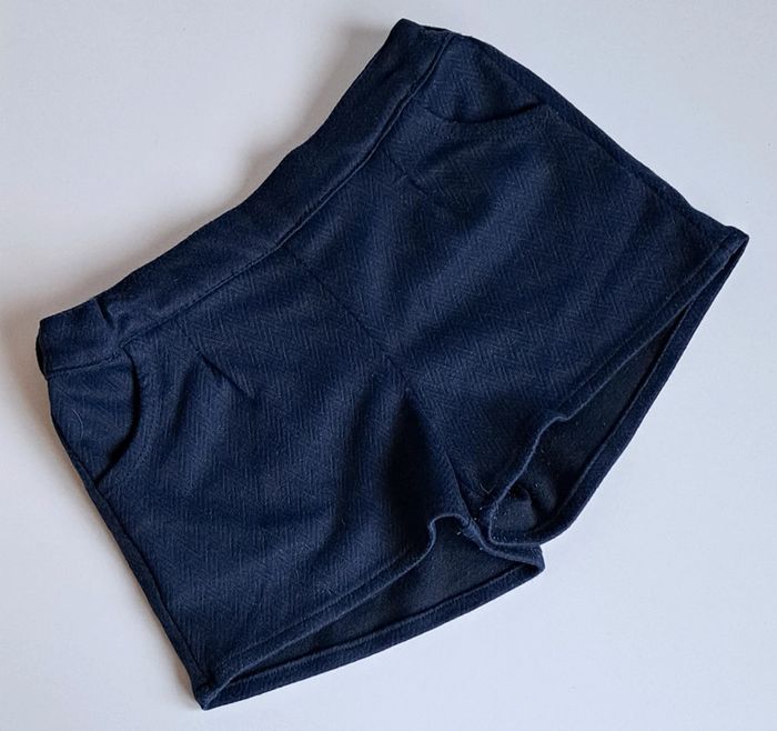 Short fille - photo numéro 2