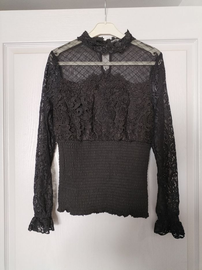 Haut blouse à dentelle noir taille M