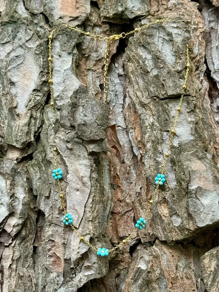 Collier chaînes petites boules  fleurs perles turquoises acier inoxydable or - photo numéro 6