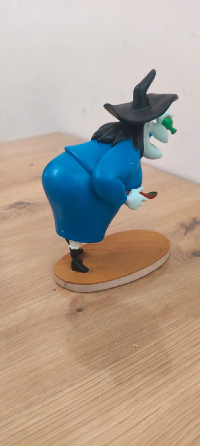 Figurine Hazel la sorcière Warner Bros - photo numéro 4