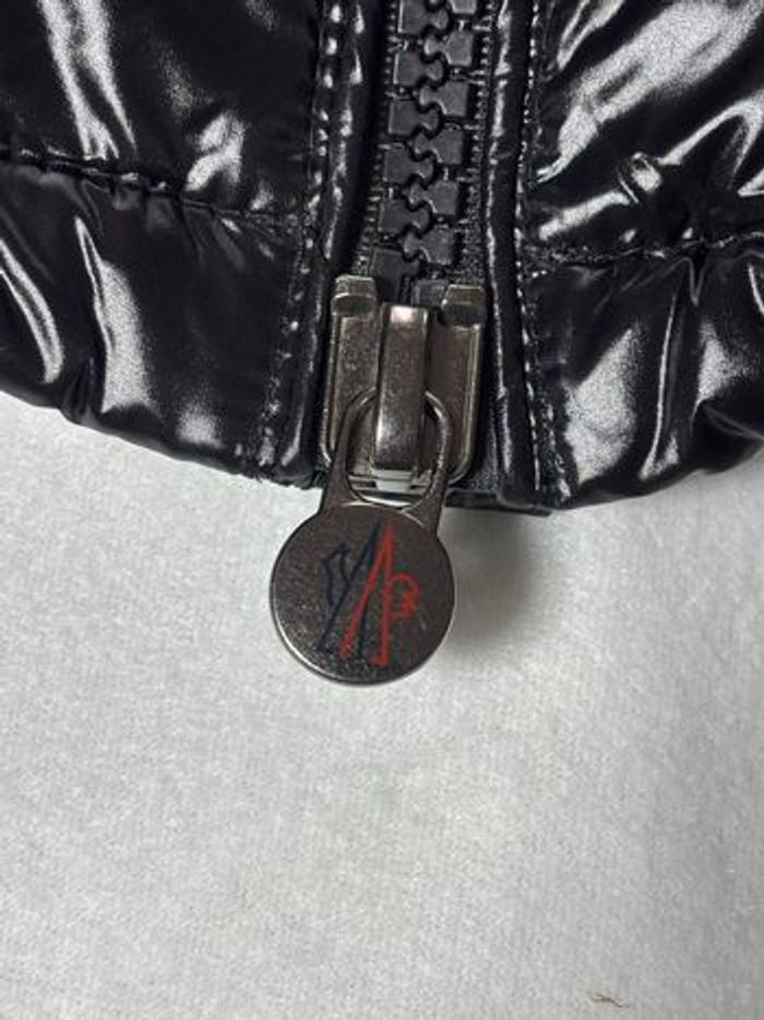 Doudoune Moncler Maya Noire Brillante – Taille S - photo numéro 7