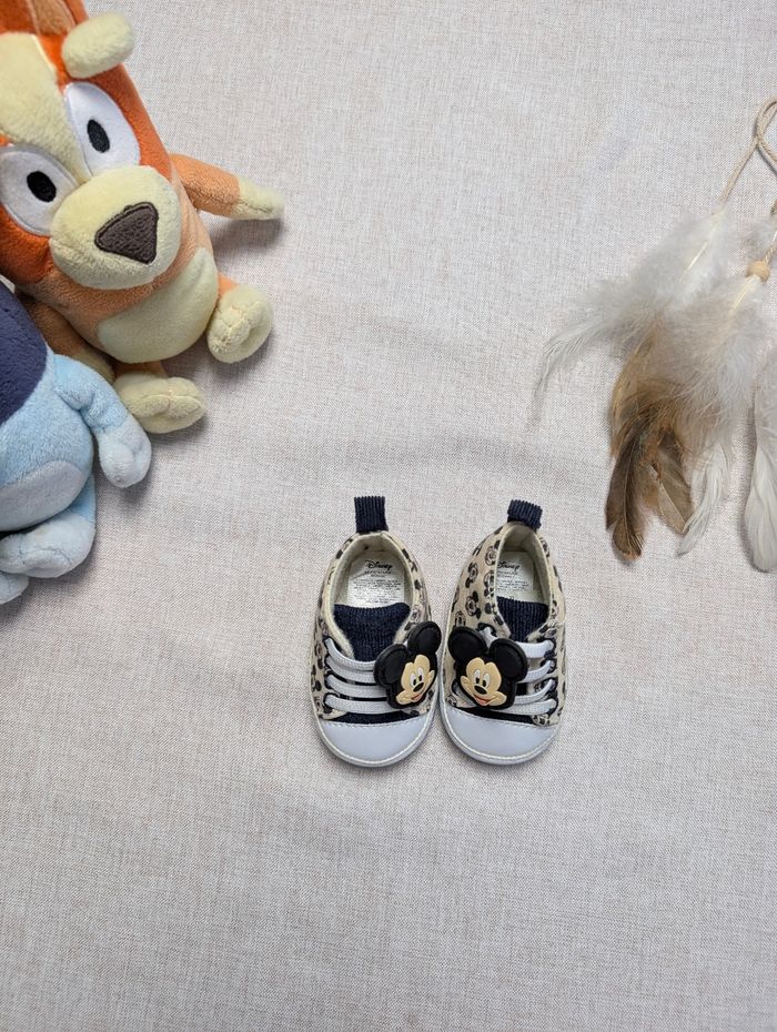 Chaussure bébé mickey