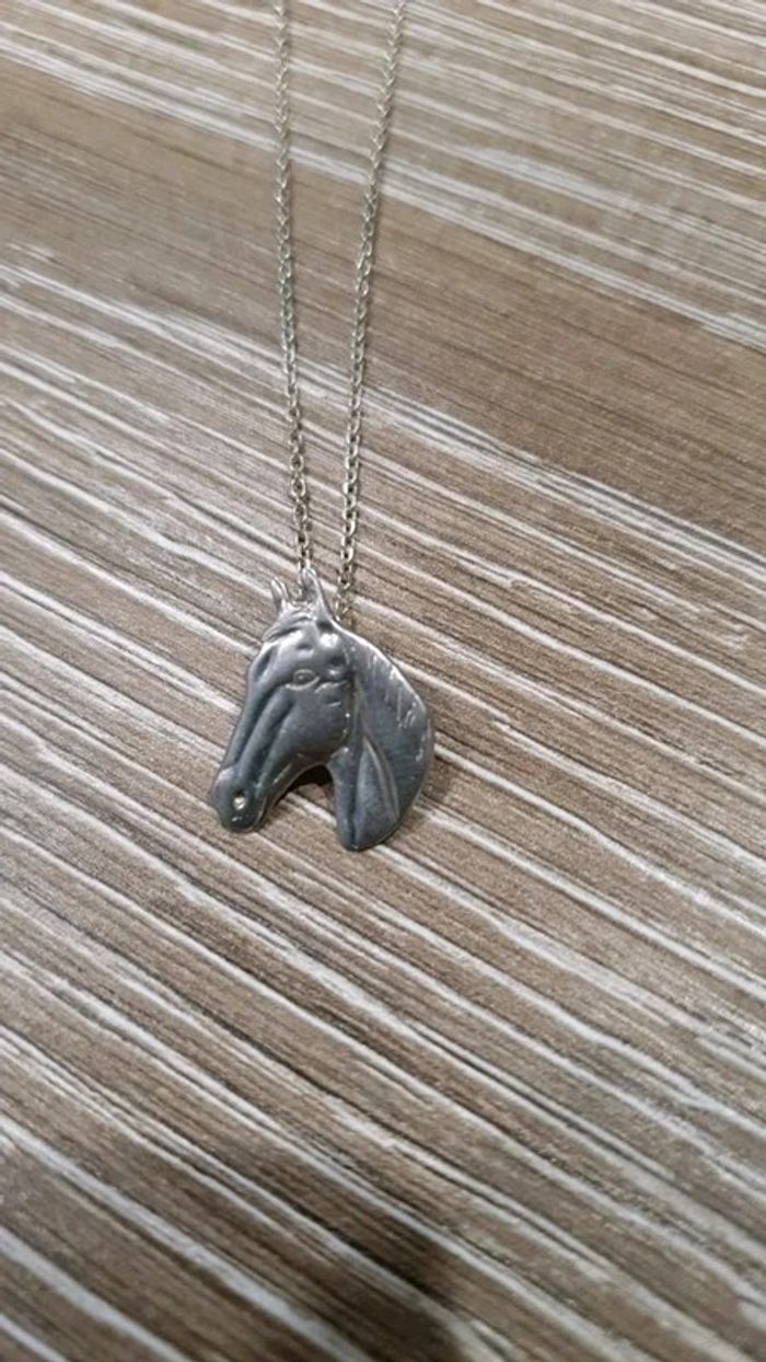 Chaîne avec son pendentif - photo numéro 2