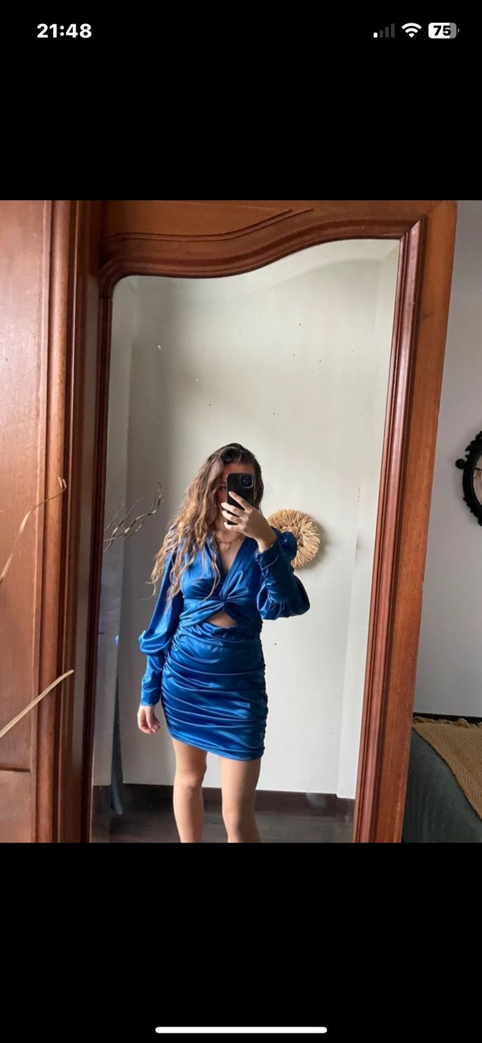 Robe de soirée satin bleue - photo numéro 2