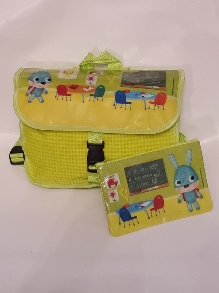 Sac à dos cartable maternelles garçon ou fille petit lapin à l'école  et sa