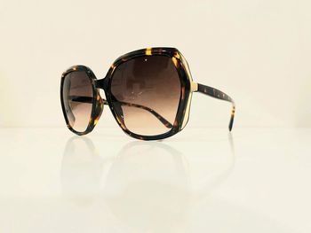Lunette de soleil femme hexagonale marron léopard et dorée verres dégradés UV protection catégorie 3